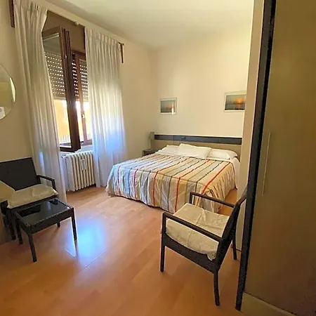 Oda ve Kahvaltı Santa Monica 3*